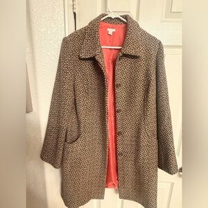 Vintage Woven knee length Coat in brown and Cream with Pink specks.
Size 16